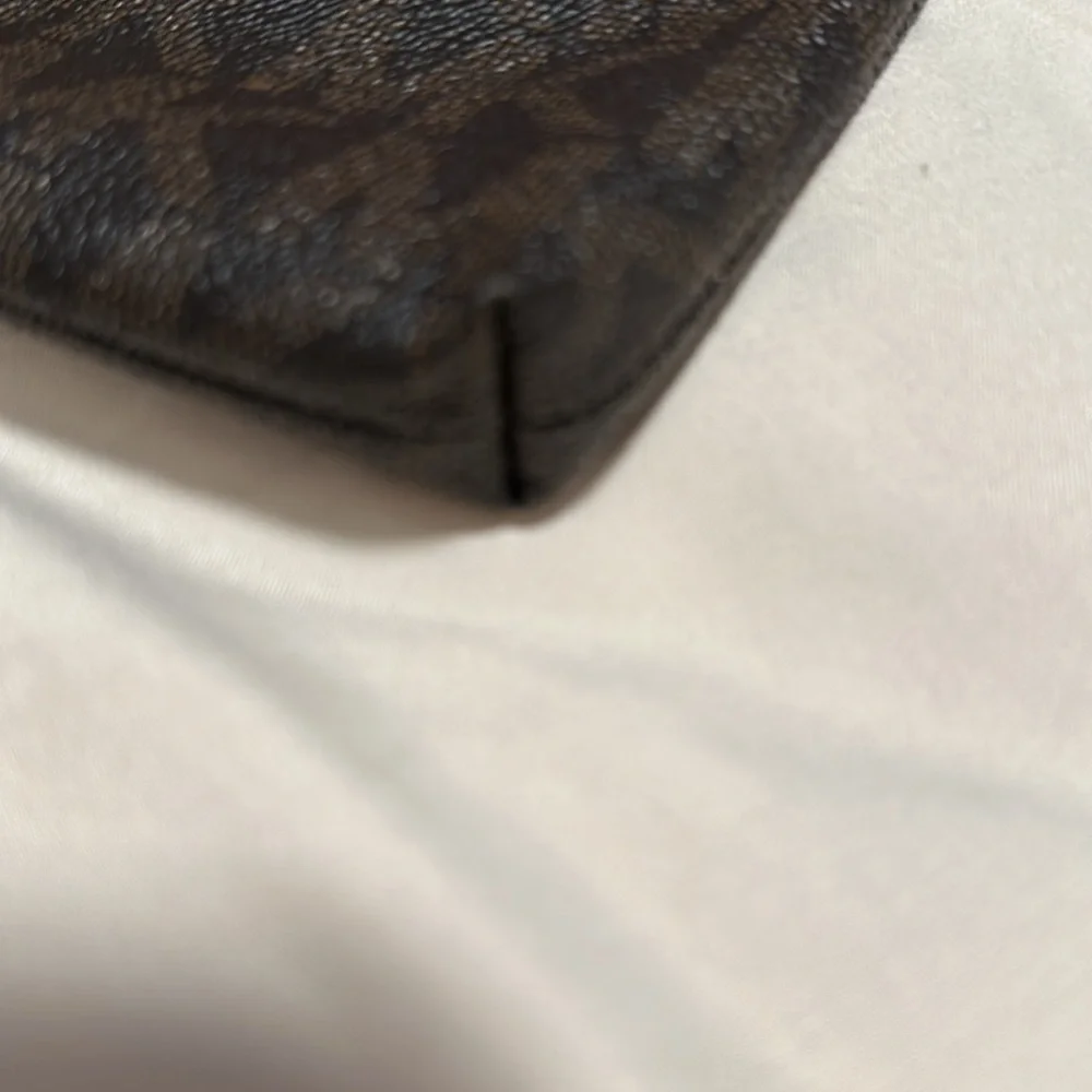 Micheal Kors Wristlet! - Picture 4 of 7